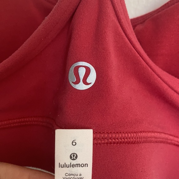 Lululemon sports bra size 6 - Picture 3 of 3